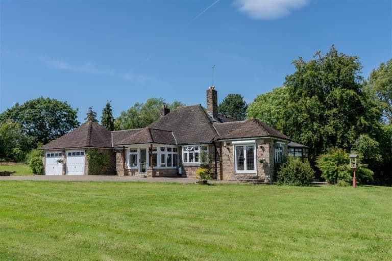 Treeneuk, Ashover Road, Woolley Moor