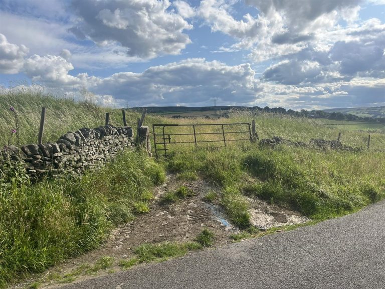 Land at Blackbrook, Chapel en le Frith
