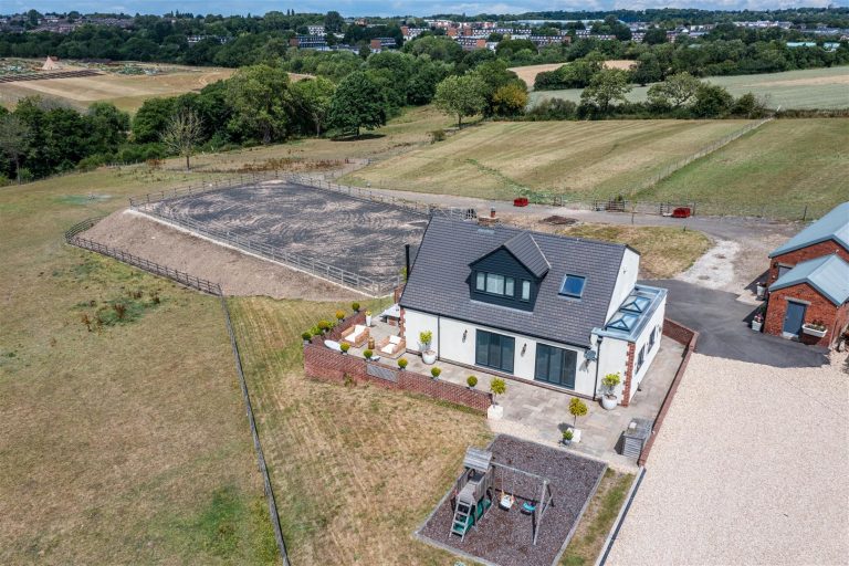 Holmefield Farm, Pig Hills Lane, Coal Aston, Dronfield