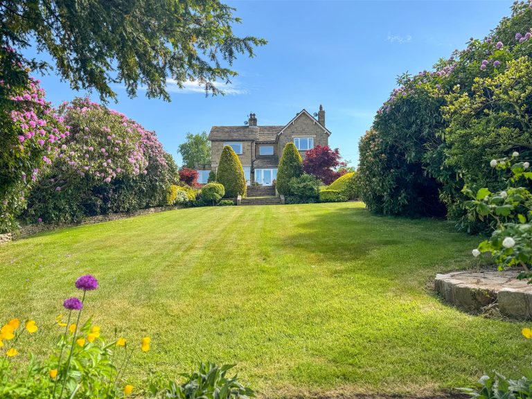 Crossings Road, Chapel-En-Le-Frith, High Peak
