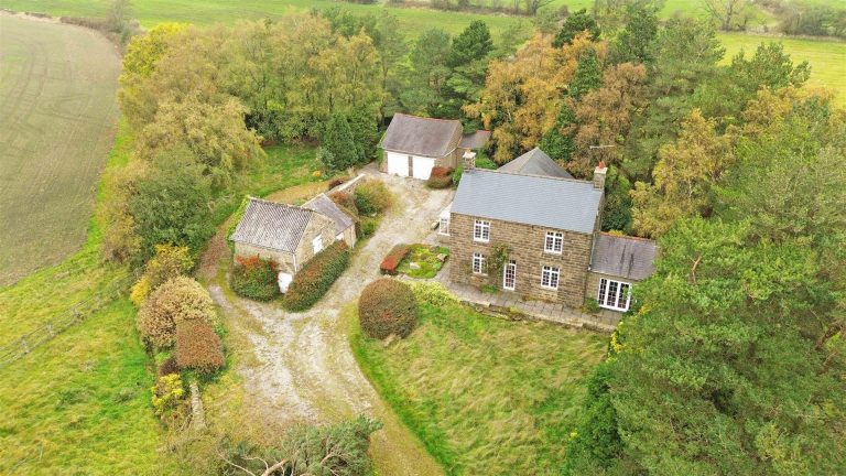 Windermere, Bath Lane, Ashover