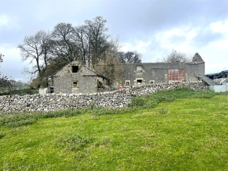 Land and buildings at Long Lane, Alstonefield