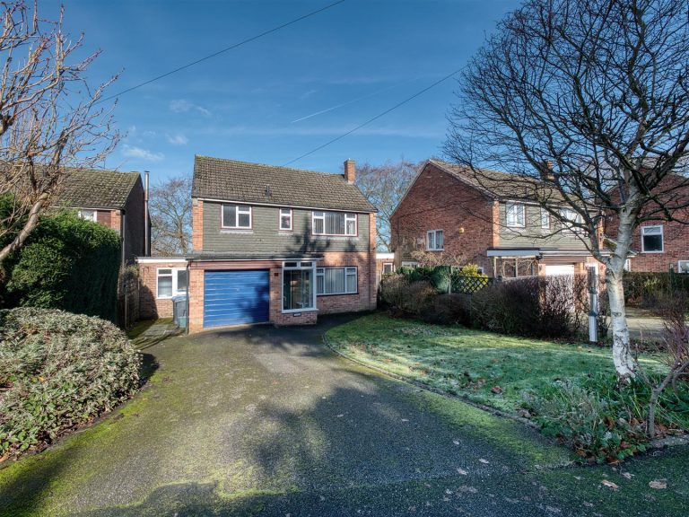 Peak View Drive, Ashbourne