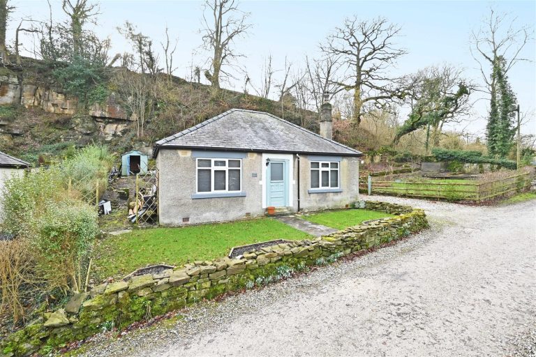 Riverside, Calver, Hope Valley