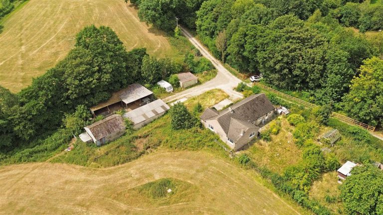 Dinnington Farm, Moorwood Moor, South Wingfield