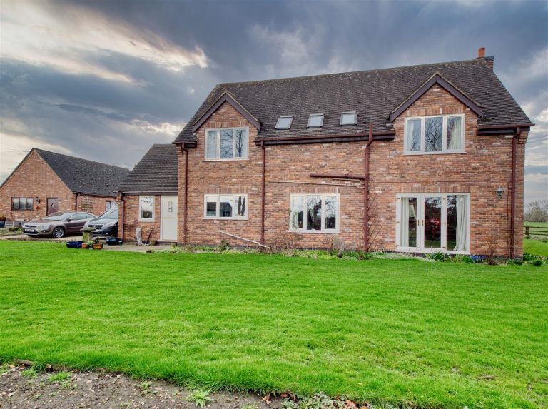 Barton Brook Farmhouse, Church Broughton
