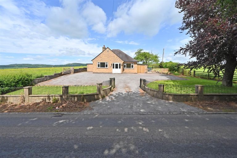 Woodhead Bungalow, Calwich