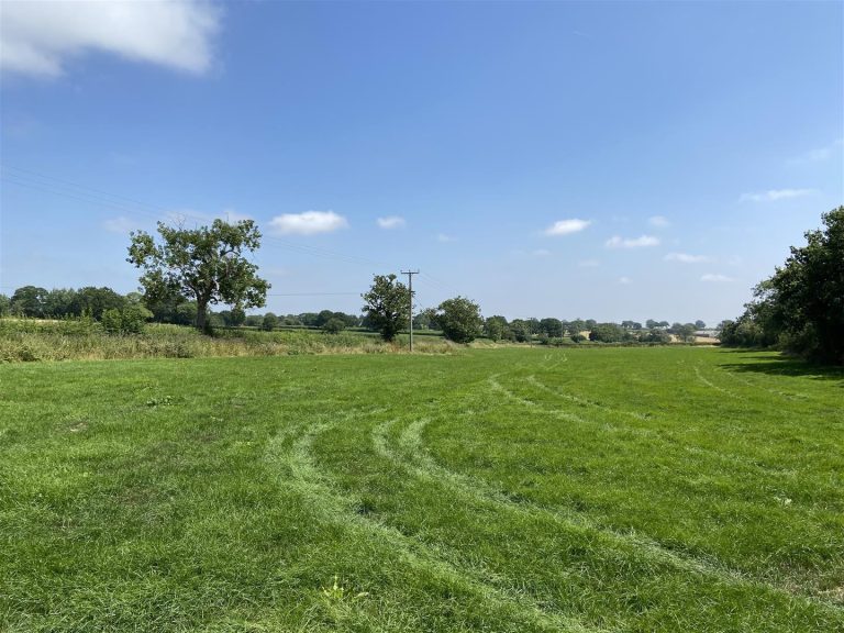 Land off Riggs Lane, Marston Montgomery