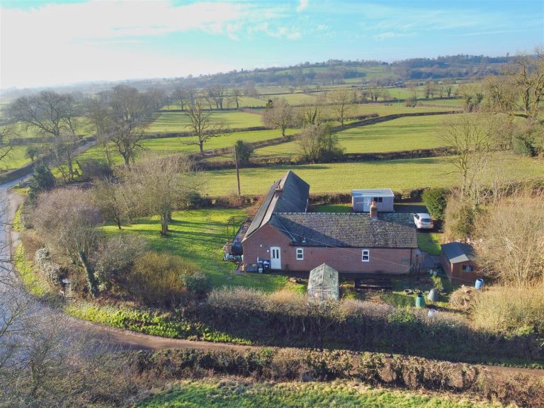 Rose and Ivy Cottages, Roston
